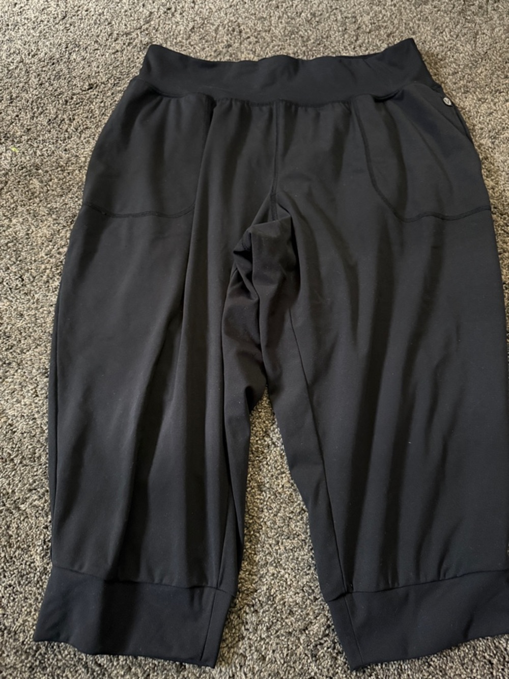 Livi Active Black Cropped Athletic Pants